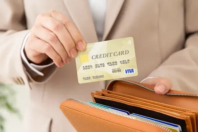 年会費無料のクレジットカードでも、手数料はかかることがある？
