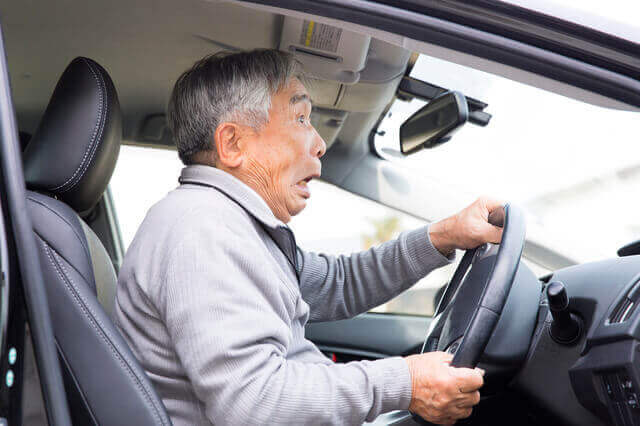 高齢者の自動車事故が増えている