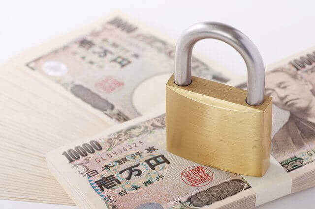 日本で預金封鎖が起こる可能性はあるのか？資産を守る方法を紹介！