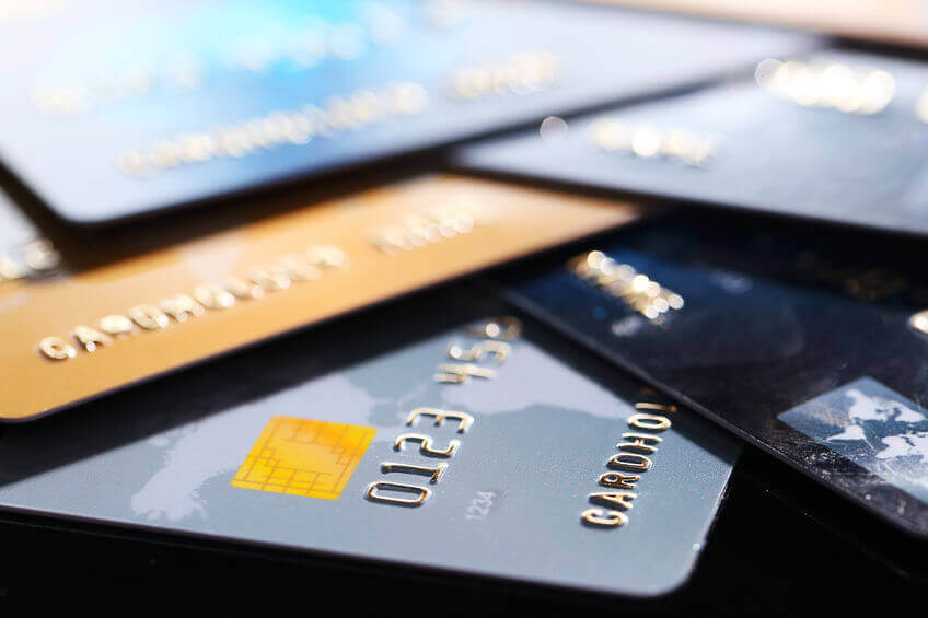 2枚目のクレジットカード、おすすめの選び方は？複数枚持つメリットと注意点も解説！