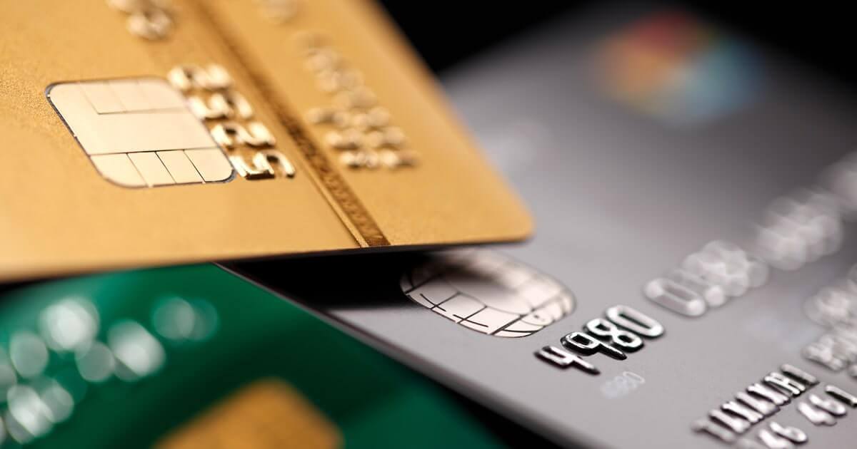 クレジットカードは2枚？3枚？平均保有数や複数枚保有するメリットを解説